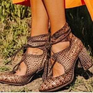 FREEBIRD By Steven Joyce Brown Croc 6